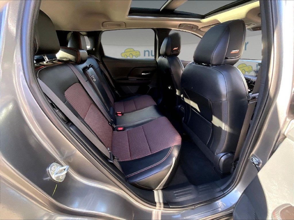 Used 2025 Nissan Kicks SR w/ SR Premium Package AWD/4WD image 16