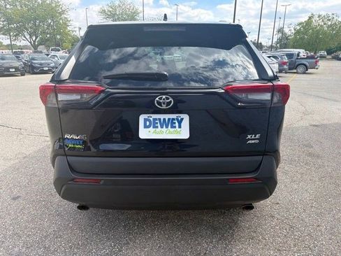Used 2021 Toyota RAV4 XLE w/ XLE Grade Weather Package AWD/4WD image 4