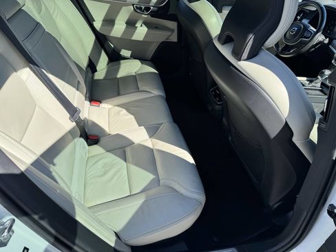 Used 2021 Volvo V90 T5 R-Design image 11