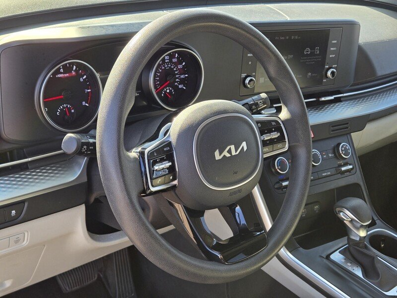 Certified 2023 Kia Carnival LX FWD image 20
