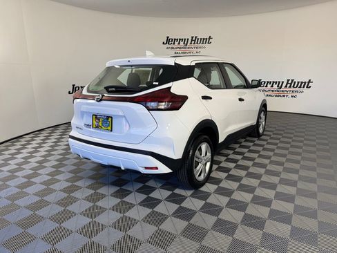Used 2021 Nissan Kicks S image 5