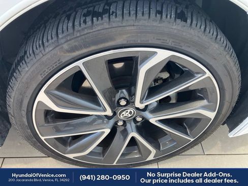 Used 2020 Toyota Corolla SE FWD image 13