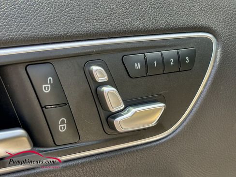 Used 2020 Mercedes-Benz GLA 250 4MATIC w/ Premium Package image 26