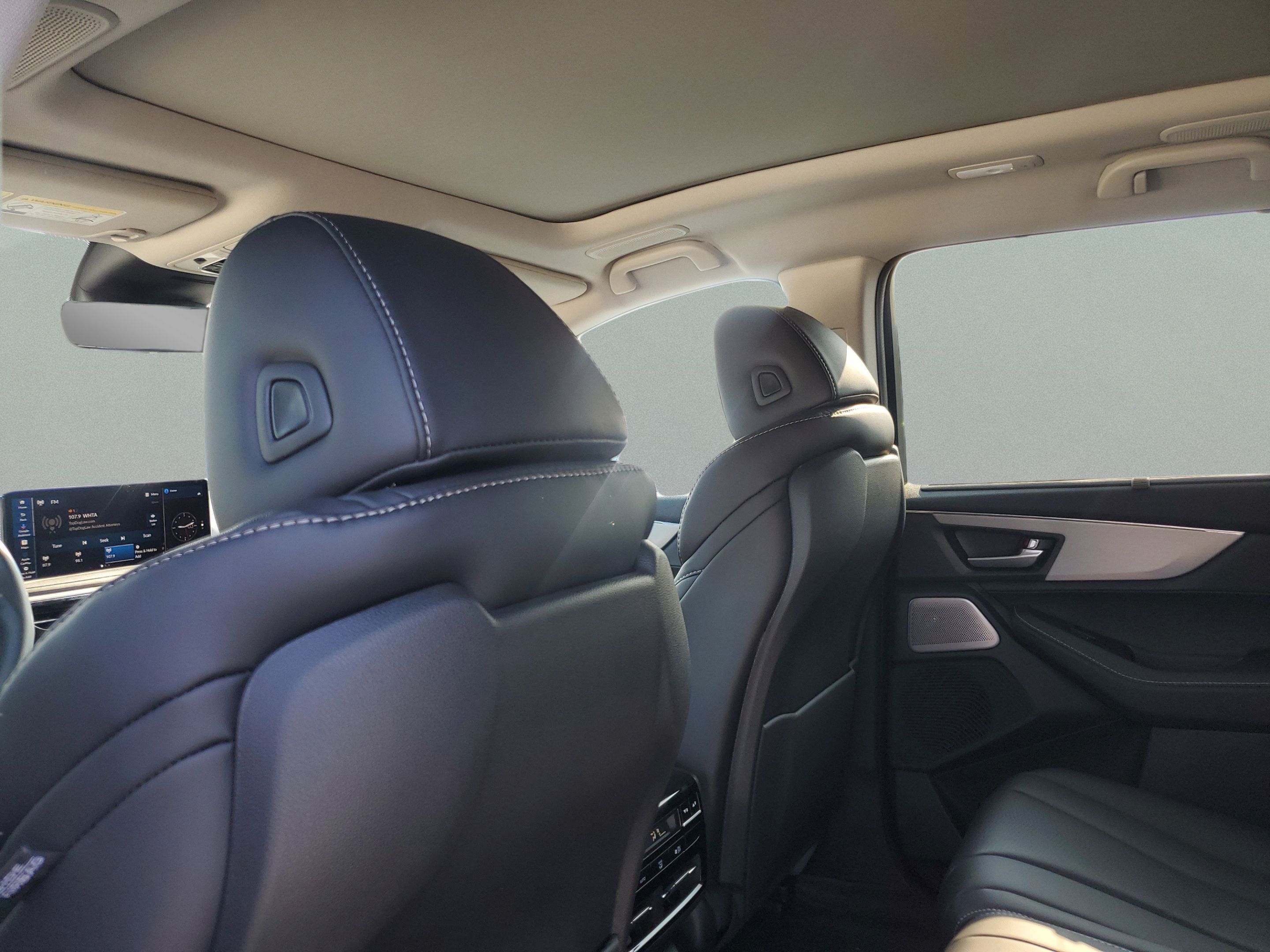 Certified 2026 Acura MDX w/ Technology Package FWD image 13