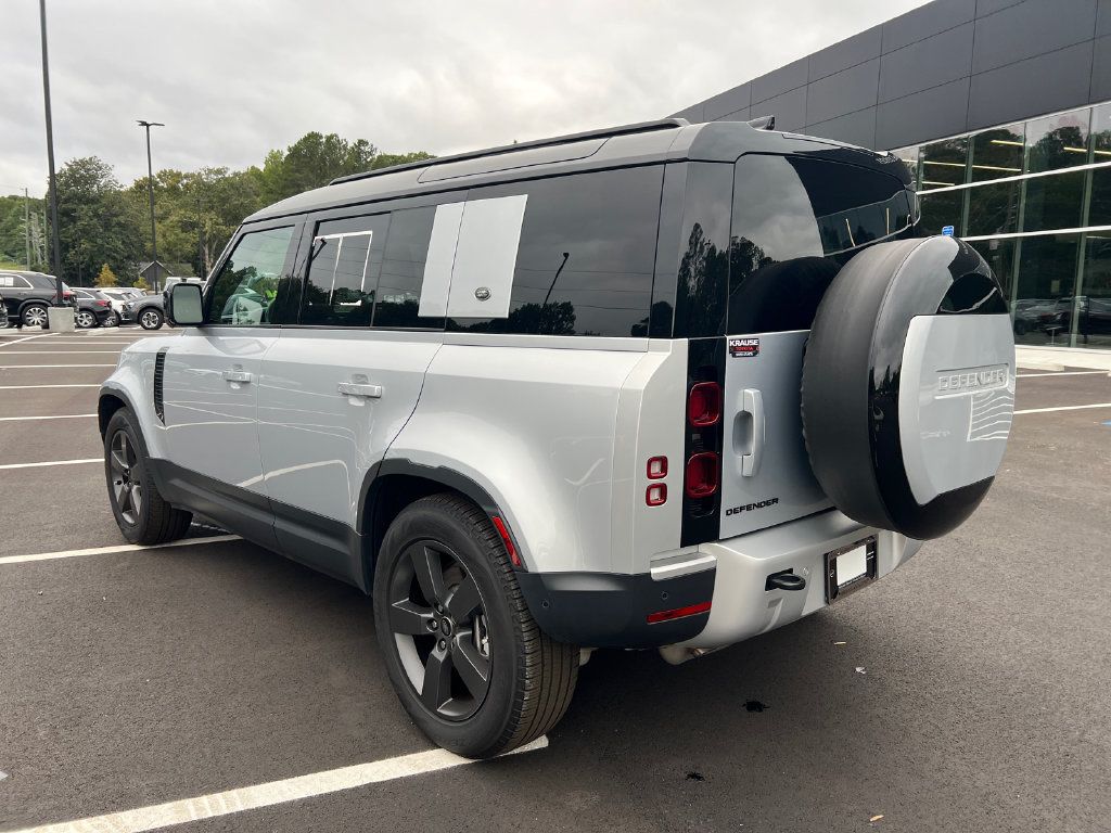 Used 2024 Land Rover Defender 110 S AWD/4WD image 5