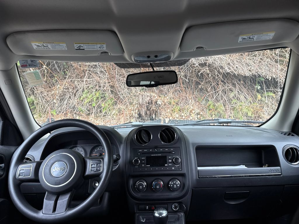 Used 2016 Jeep Patriot Sport FWD image 13