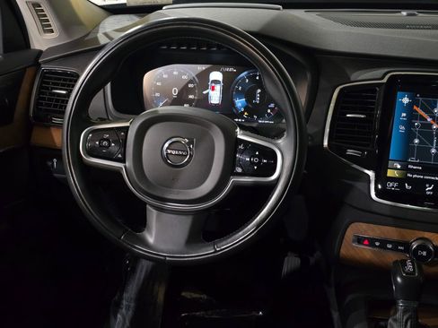 Used 2022 Volvo XC90 T6 Momentum w/ Advanced Package image 24