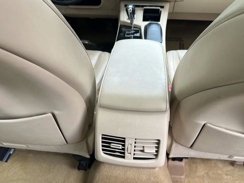 Used 2015 Lexus ES 300h w/ Navigation System Package FWD image 30