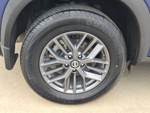 Used 2021 Nissan Rogue S image 32