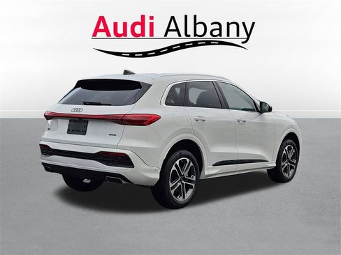 New 2025 Audi Q5 Premium image 4