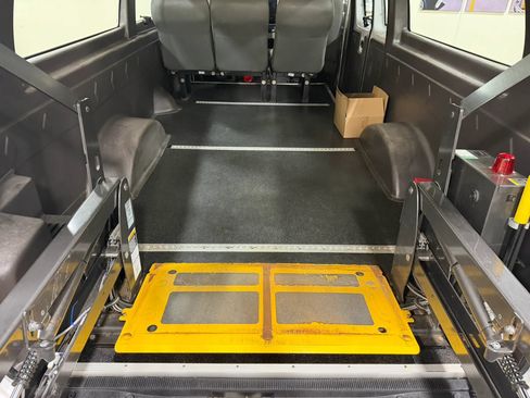 Used 2014 Ford E-250 and Econoline 250 Extended w/ Power Group RWD image 52