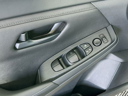 Used 2025 Nissan Sentra S image 15