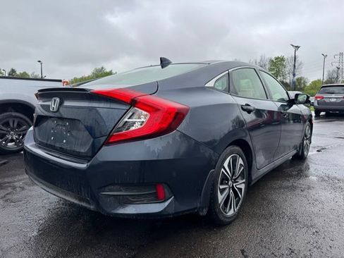 Used 2018 Honda Civic EX-T image 2