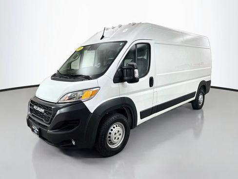 Used 2024 RAM ProMaster 2500 w/ Convenience Group FWD image 3
