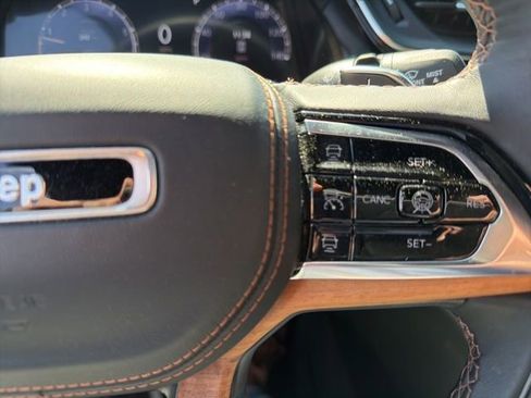 Used 2024 Jeep Grand Cherokee L Summit image 18