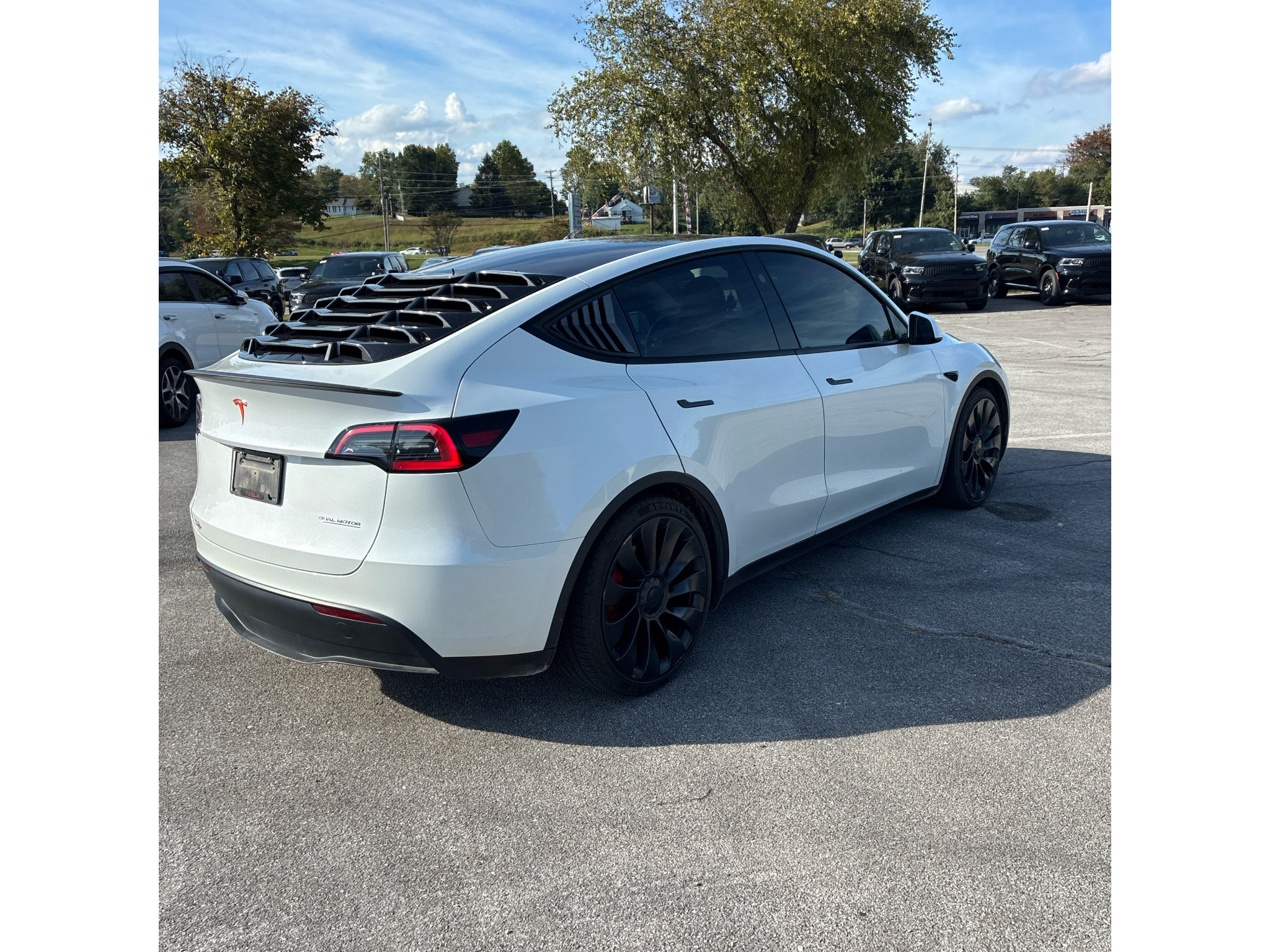 Used 2023 Tesla Model Y Performance AWD/4WD image 5