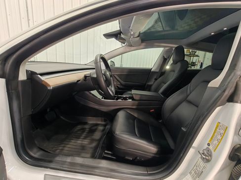 Used 2020 Tesla Model 3 Standard Range RWD image 23