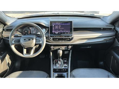 Used 2025 Jeep Compass Trailhawk AWD/4WD image 19