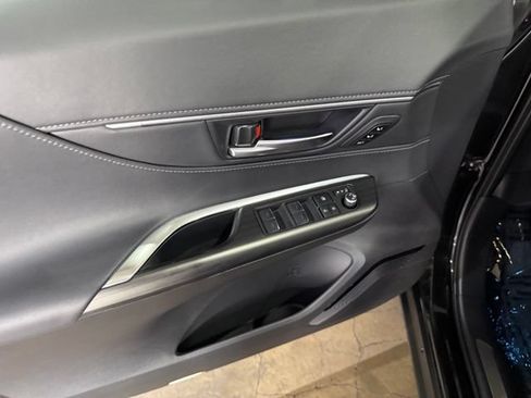 Used 2022 Toyota Venza XLE AWD/4WD image 12