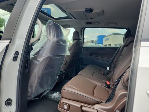 New 2026 Honda Odyssey Touring image 10