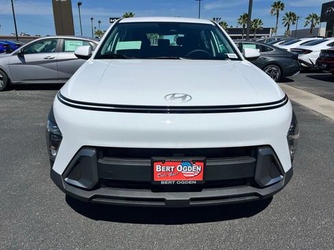 New 2026 Hyundai Kona SE FWD image 2