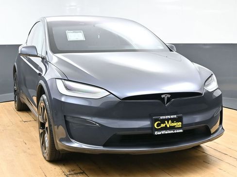 Used 2023 Tesla Model X image 3