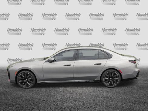 Used 2023 BMW i7 xDrive60 w/ Executive Package 2 AWD/4WD image 6