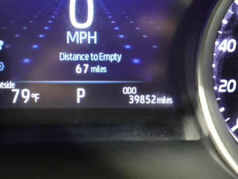 Used 2022 Toyota Camry XLE w/ Cold Weather Package FWD image 37