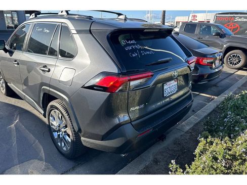 Certified 2021 Toyota RAV4 XLE Premium image 4