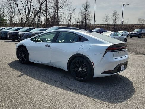 Used 2025 Toyota Prius Nightshade image 4