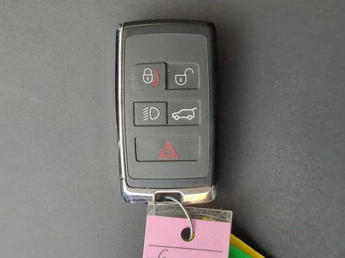 Used 2025 Land Rover Discovery Sport S image 38