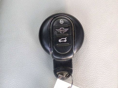 Used 2019 MINI Cooper S w/ Signature Upholstery Package image 33