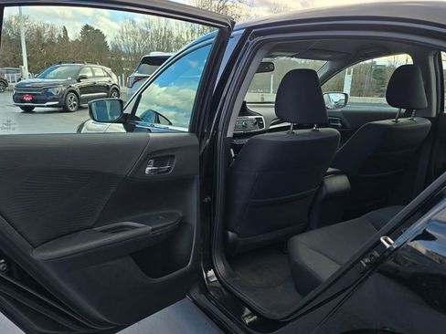 Used 2016 Honda Accord LX image 18