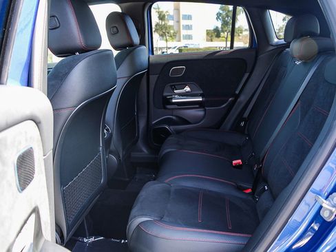 Certified 2025 Mercedes-Benz GLA 250 4MATIC image 18