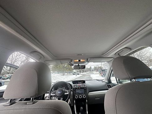 Used 2017 Subaru Forester 2.5i Premium w/ All-Weather Package image 10