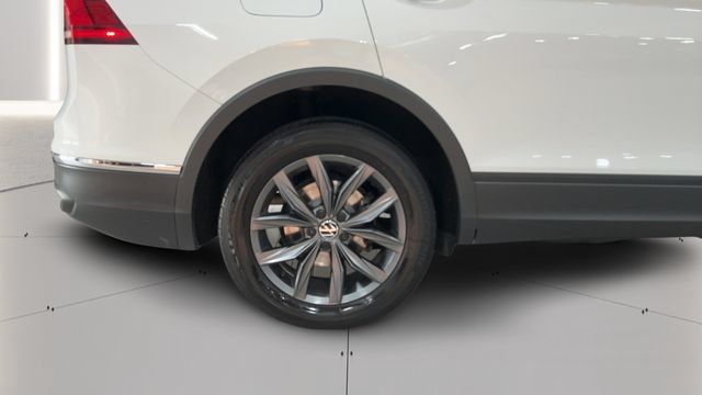 Certified 2024 Volkswagen Tiguan SE AWD/4WD image 26