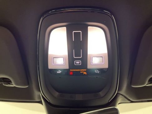 Used 2024 Volvo S60 B5 Plus FWD image 33