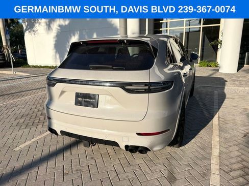 Used 2022 Porsche Cayenne GTS AWD/4WD image 18