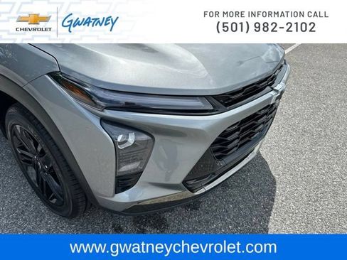Used 2025 Chevrolet Trax ACTIV w/ Sunroof Package FWD image 13