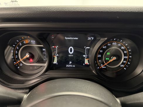 Used 2024 Jeep Wrangler Sport S image 19