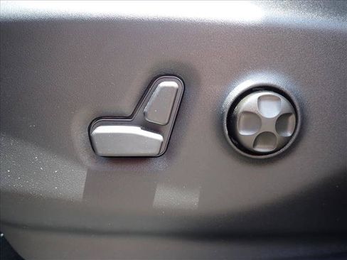 New 2027 Chrysler Pacifica Select FWD image 14