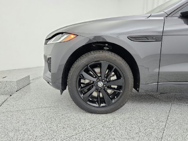 Certified 2026 Jaguar F-PACE R-Dynamic S AWD/4WD image 37
