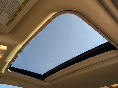 Used 2016 Toyota Camry XLE image 15