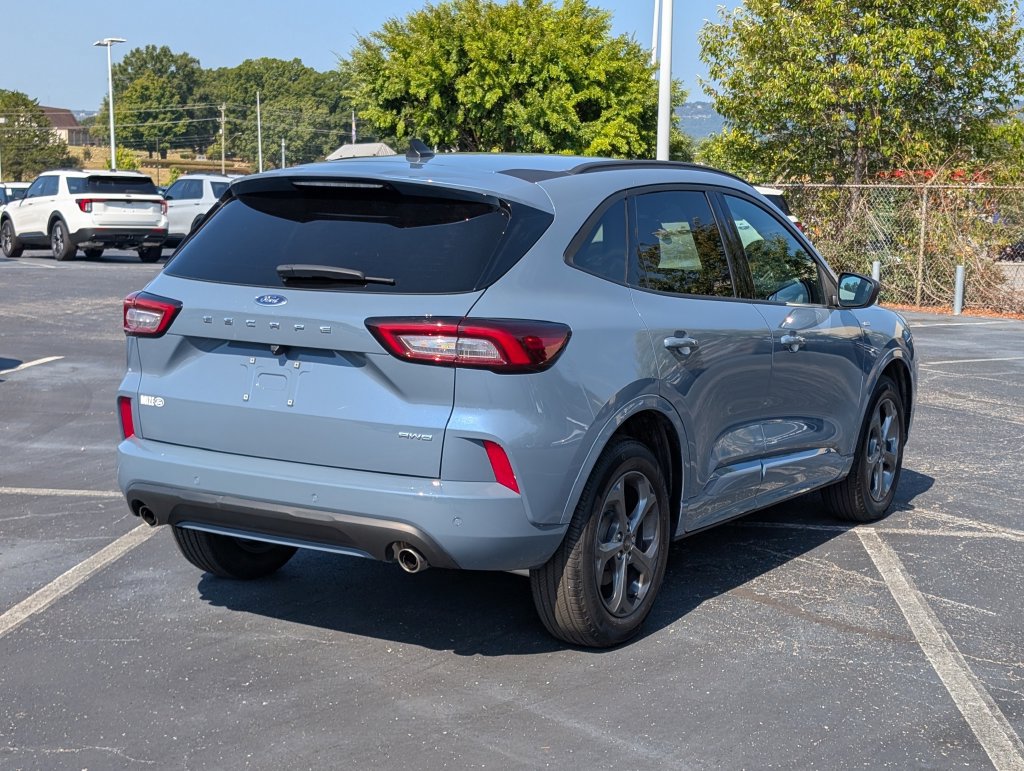 Certified 2024 Ford Escape ST-Line w/ Tech Pack #1 AWD/4WD image 6