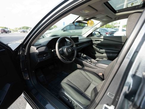 Used 2023 Honda Accord EX image 8