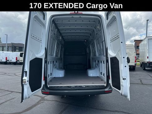Used 2025 Mercedes-Benz Sprinter 3500 image 19