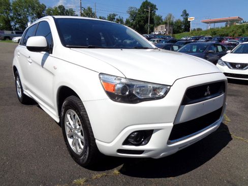 Used 2011 Mitsubishi Outlander Sport ES image 3