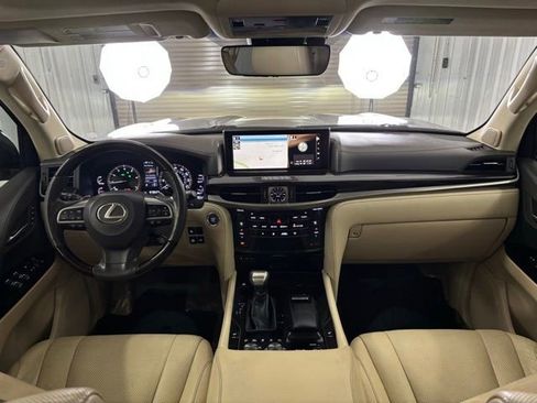 Used 2018 Lexus LX 570 4WD image 14