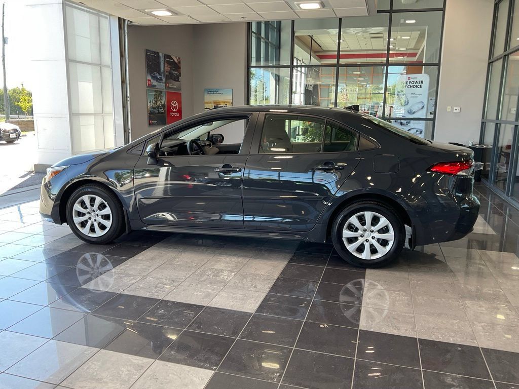 Certified 2025 Toyota Corolla LE FWD image 4