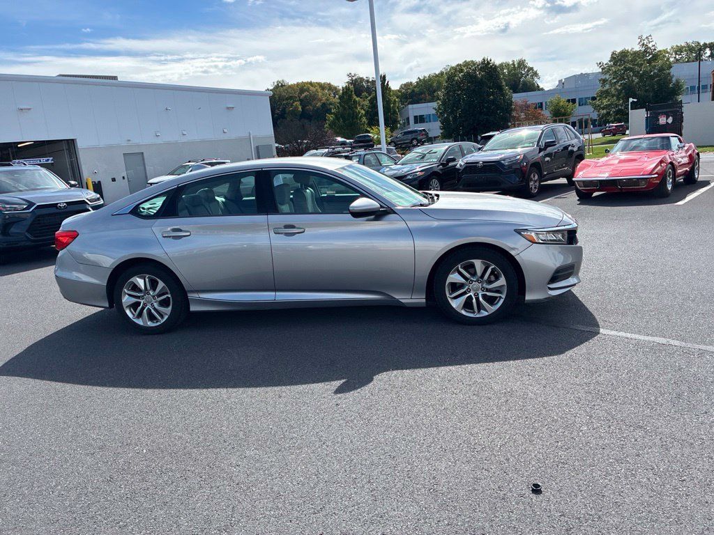 Used 2018 Honda Accord LX image 4